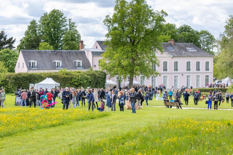 2024-04-28-Costumes-extraordinaires-site-web-1049