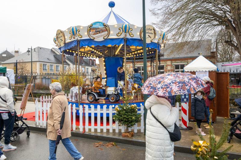 2025-12-06-07-marche-de-Noel-web-9652